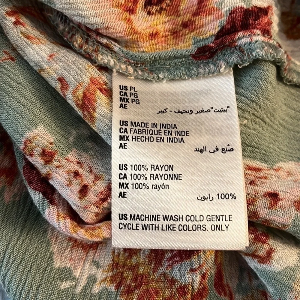 Style & Co. sage green with red/ pink flowers long sleeved blouse. Size PL - Picture 8 of 9